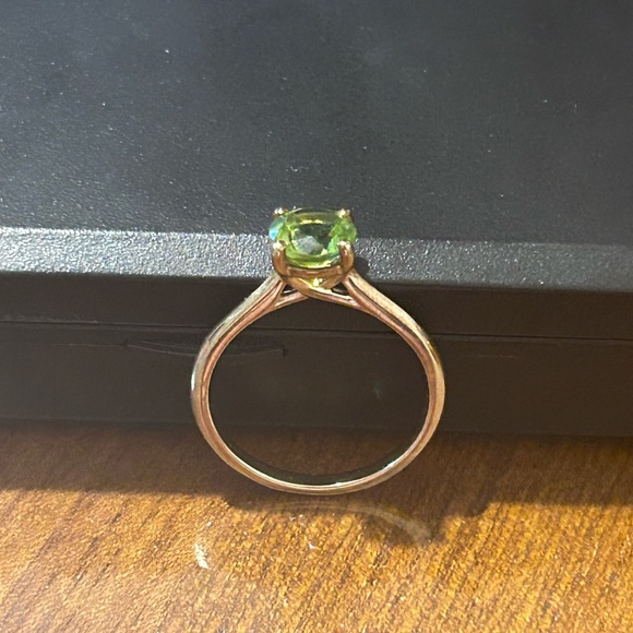 Authentic Peridot ring - Picture 2 of 6